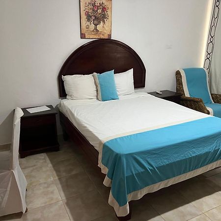 Hotel Nuevo Amanecer El Catey المظهر الخارجي الصورة
