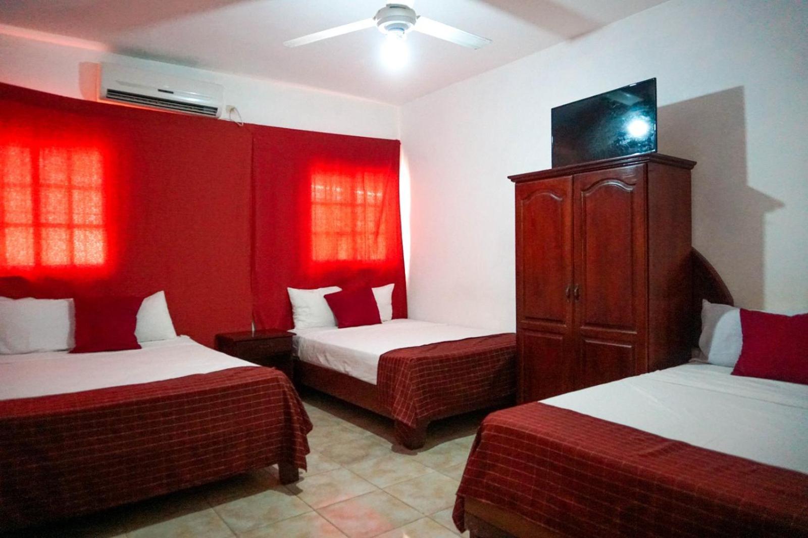 Hotel Nuevo Amanecer El Catey المظهر الخارجي الصورة