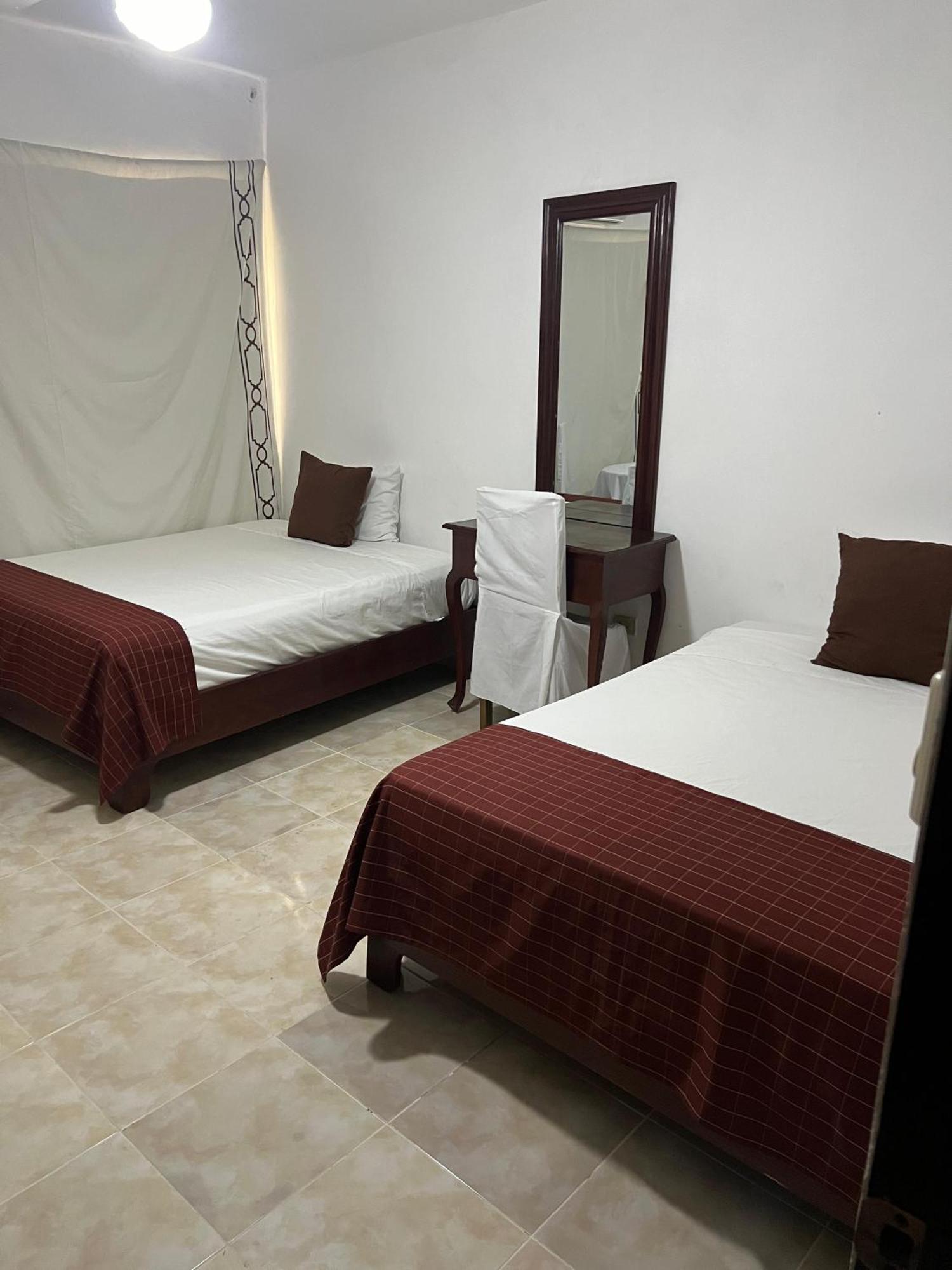 Hotel Nuevo Amanecer El Catey المظهر الخارجي الصورة