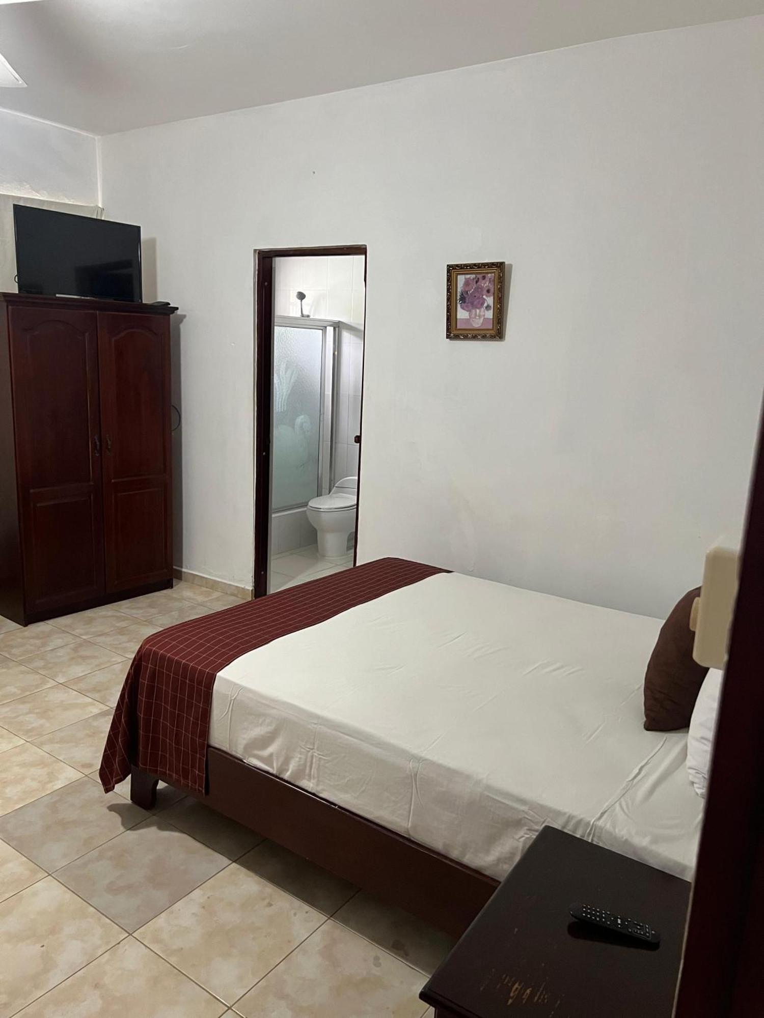 Hotel Nuevo Amanecer El Catey المظهر الخارجي الصورة